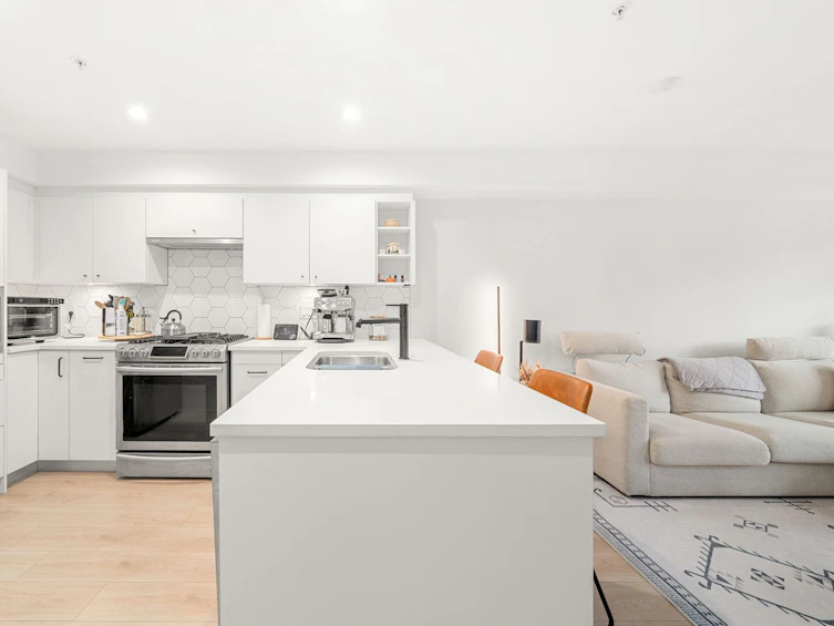 402-1519 Crown Street, North Vancouver, BC, V7J 1G6 - 12