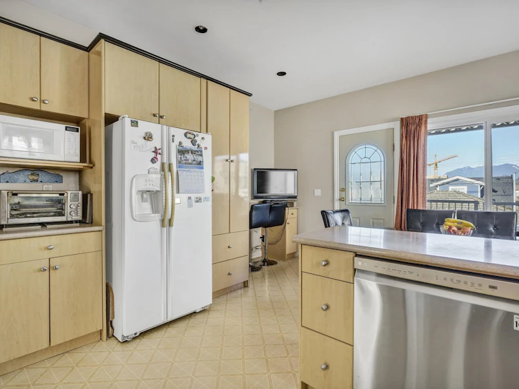 591 E 28th Avenue, Vancouver, BC, V5V 2N4 - 9