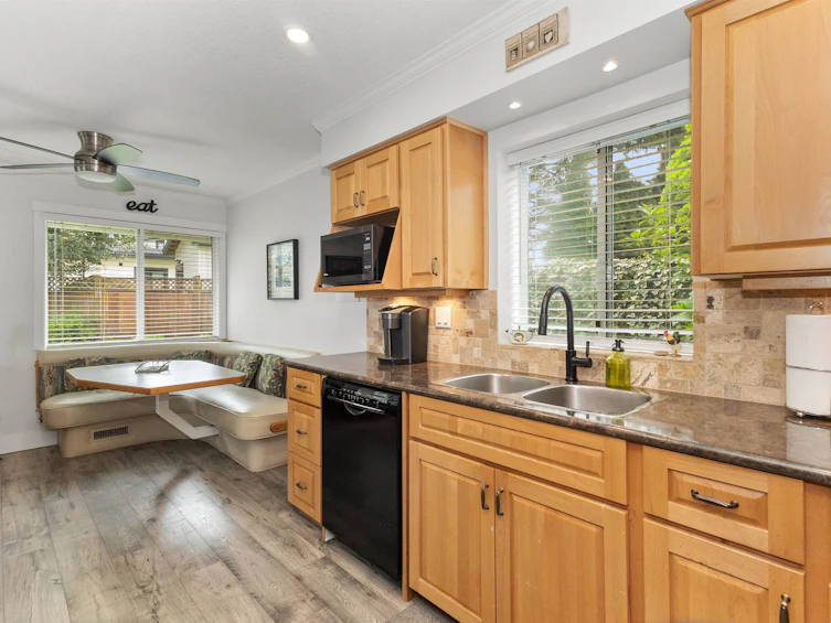 15522 87a Avenue, Surrey, BC, V3S 6S9 - 10
