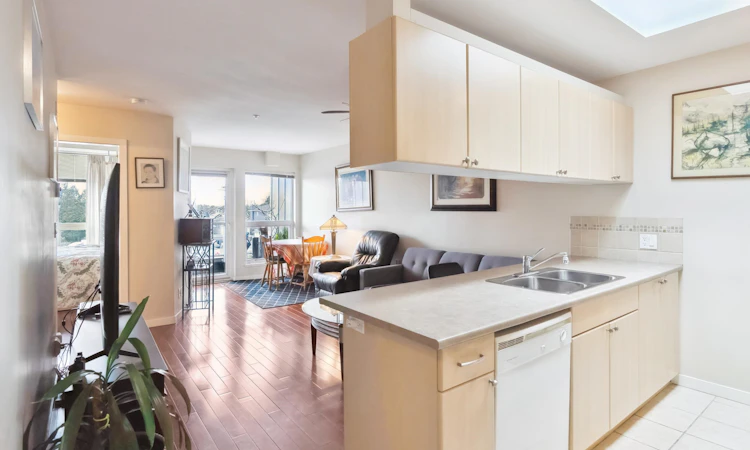 416-2891 E Hastings Street