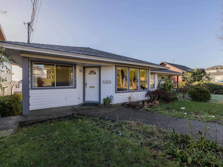 1038 Walls Avenue, Coquitlam, BC, V3K 2T7 - 2