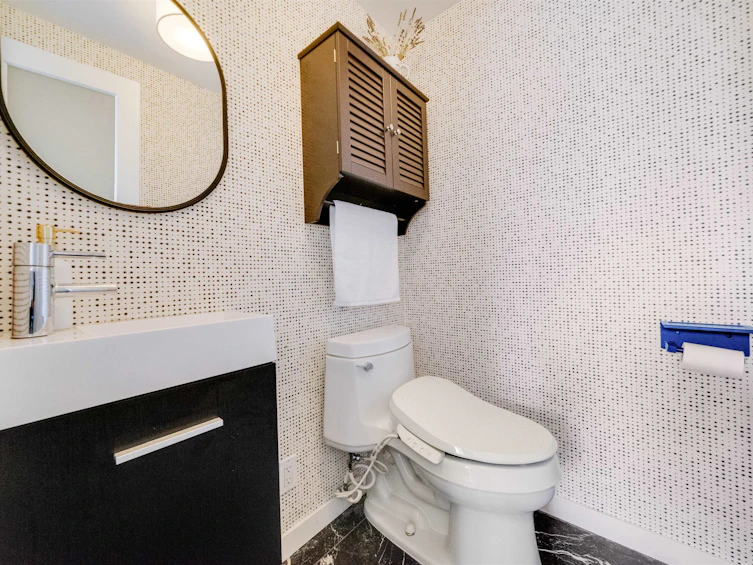 F7-1100 W 6th Avenue, Vancouver, BC, V6H 1A4 - 10