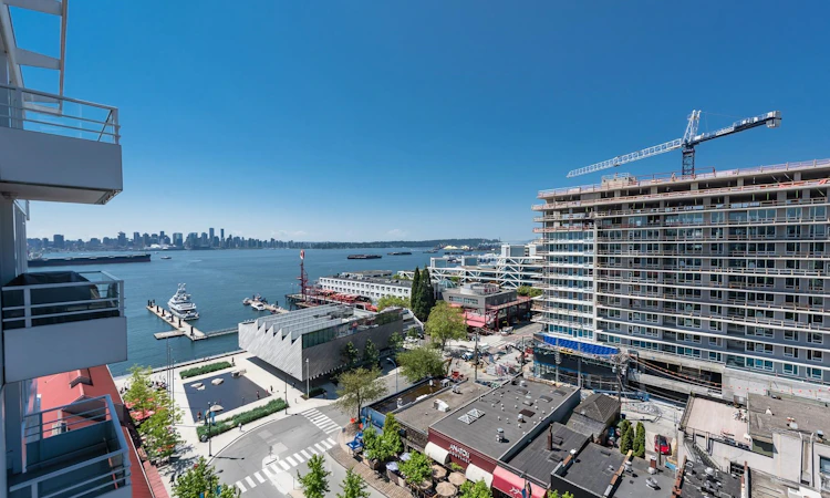 1003-133 E Esplanade