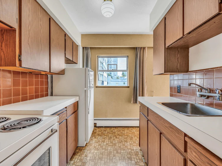 301-1050 Chilco Street, Vancouver, BC, V6G 2R8 - 13