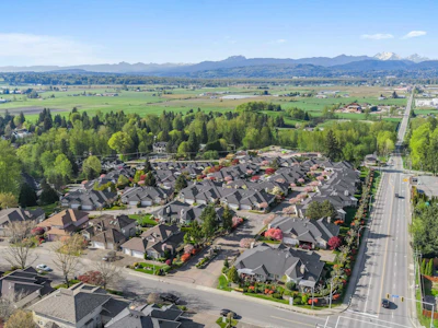 39-32777 Chilcotin Drive - 3