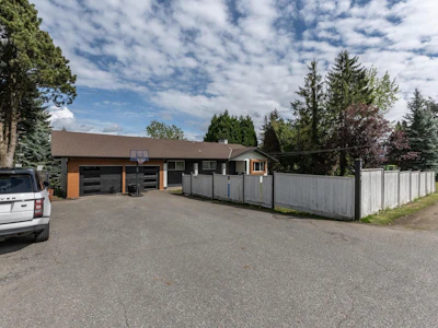 2802 Upland Crescent - 2
