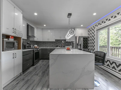 2802 Upland Crescent - 3