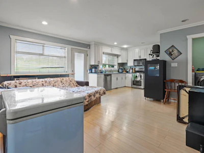 9716 Corbould Street - 5