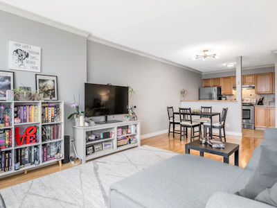1005-11910 80 Avenue - 5