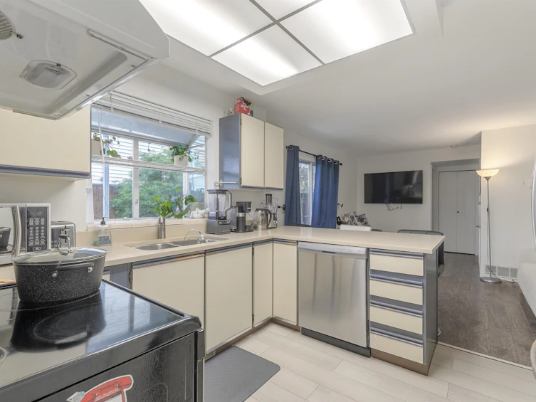 1280 Sherman Street, Coquitlam, BC, V3B 6L7 - 8