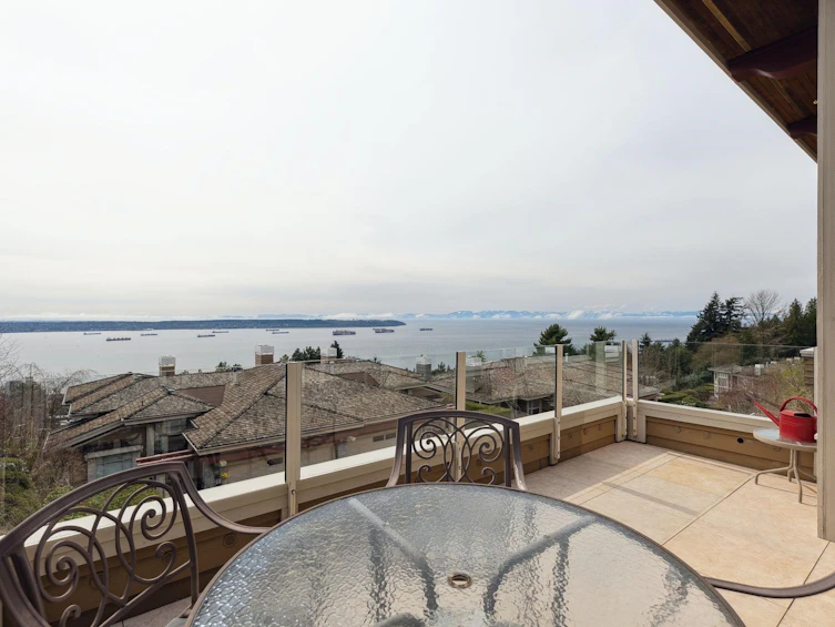 2416 Carr Lane, West Vancouver, BC, V7S 3H5 - 2