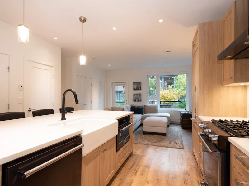 122 - 525 E 2nd Street, North Vancouver BC