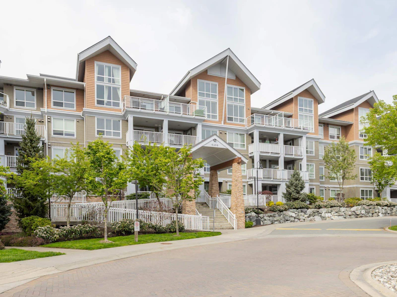 415 - 6490 194th Street, Surrey BC