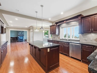 10270 Rolley Crescent - 5