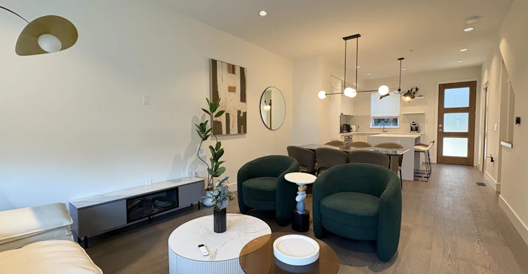 990 W 52nd Avenue, Vancouver, BC, V6P 0K7