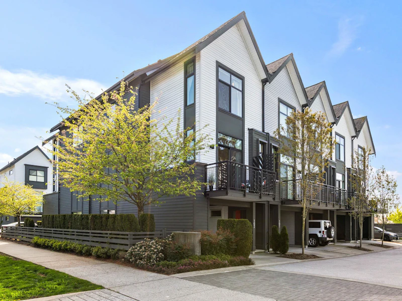 102 - 17568 57a Avenue, Surrey BC