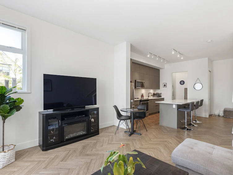 102-17568 57a Avenue, Surrey, BC, V3S 7V2 - 11
