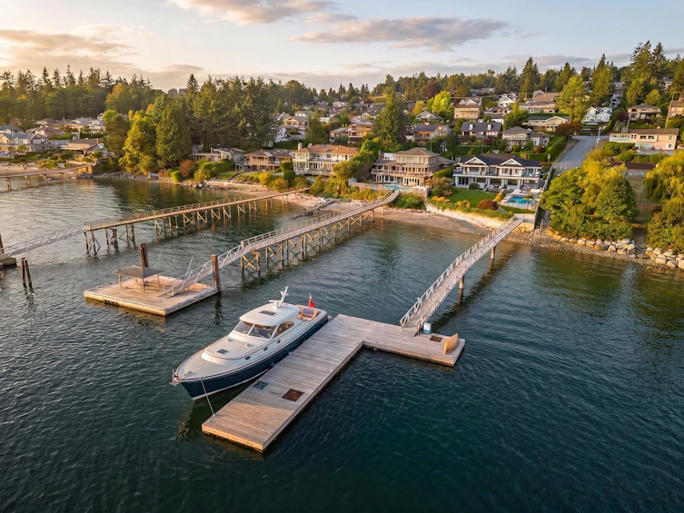 588 Lowry Lane, North Vancouver, BC, V7G 1R3 - 3