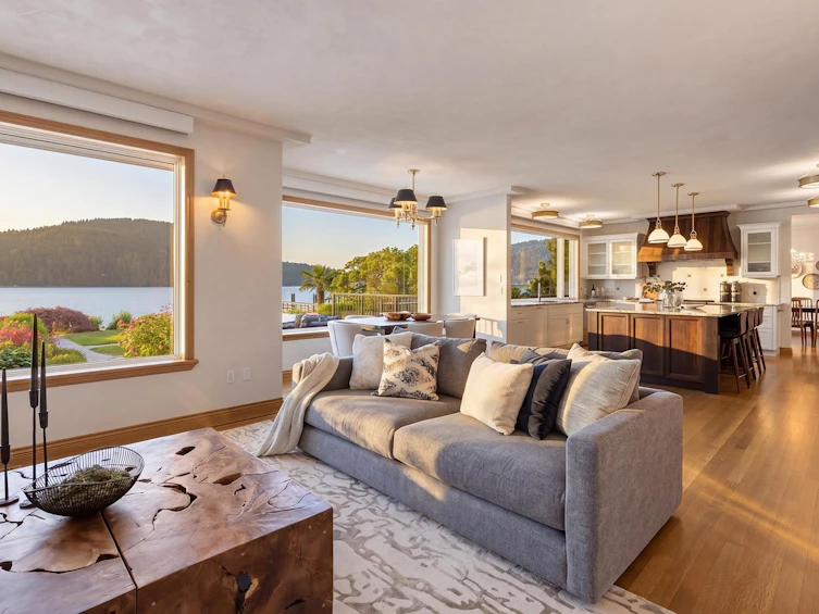 588 Lowry Lane, North Vancouver, BC, V7G 1R3 - 9