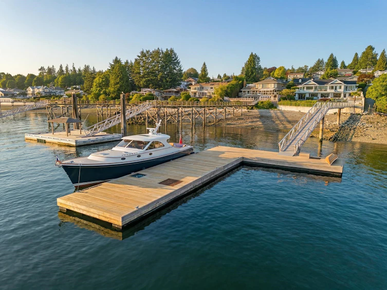 588 Lowry Lane, North Vancouver, BC, V7G 1R3 - 2