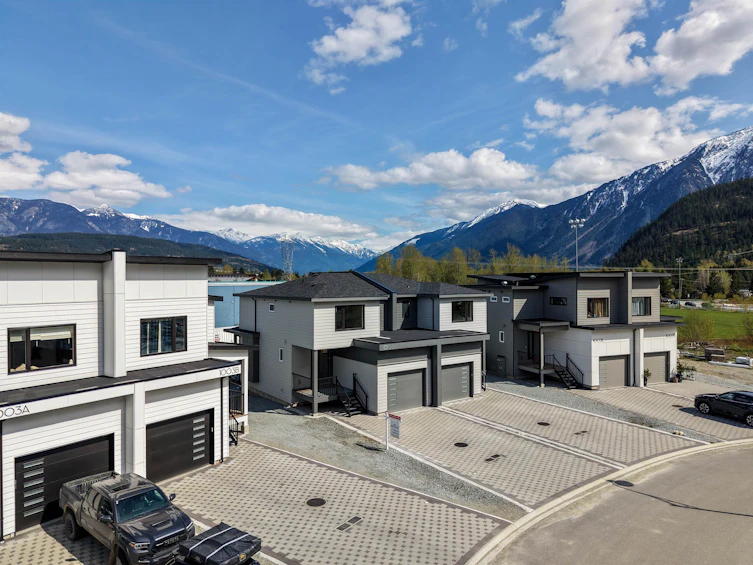 1005 Phare Crescent, Pemberton, BC, V0N 2L1 - 3