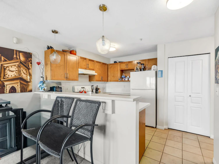 208-333 E 1st Street, North Vancouver, BC, V7L 4W9 - 10