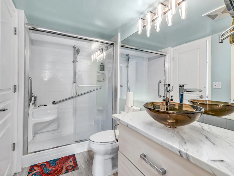 208-333 E 1st Street, North Vancouver, BC, V7L 4W9 - 11