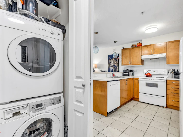 208-333 E 1st Street, North Vancouver, BC, V7L 4W9 - 8