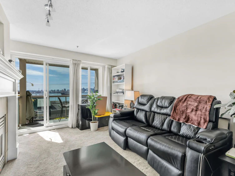 208-333 E 1st Street, North Vancouver, BC, V7L 4W9 - 3