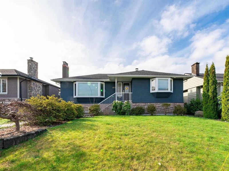 4824 Fairlawn Drive, Burnaby BC V5C 3R8