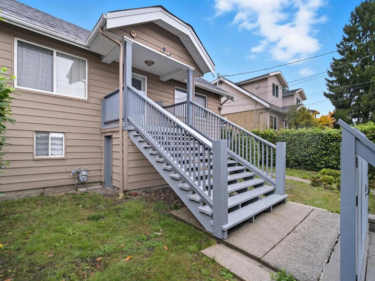 1515 Eighth Avenue, New Westminster, BC, V3M 2S5