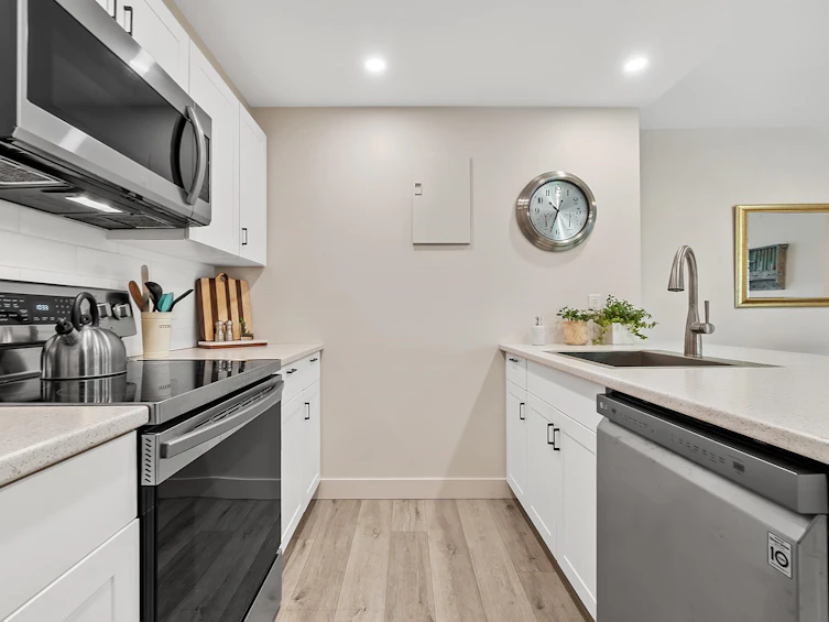 205-2445 W 3rd Avenue, Vancouver, BC, V6K 4K6 - 9