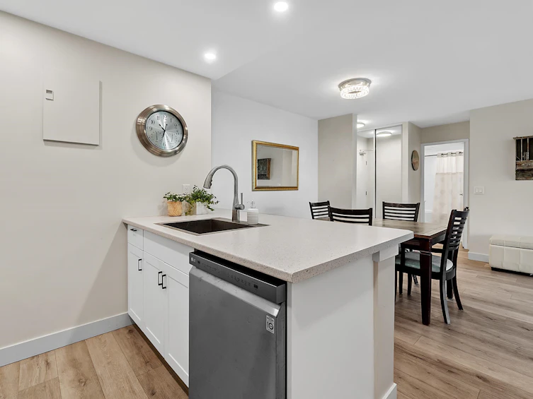 205-2445 W 3rd Avenue, Vancouver, BC, V6K 4K6 - 12