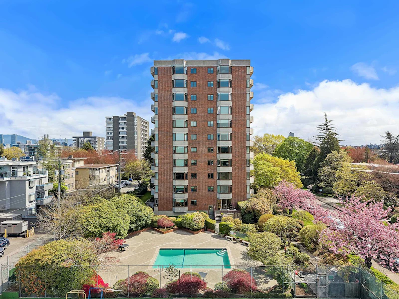 205 - 2445 W 3rd Avenue, Vancouver BC V6K 4K6