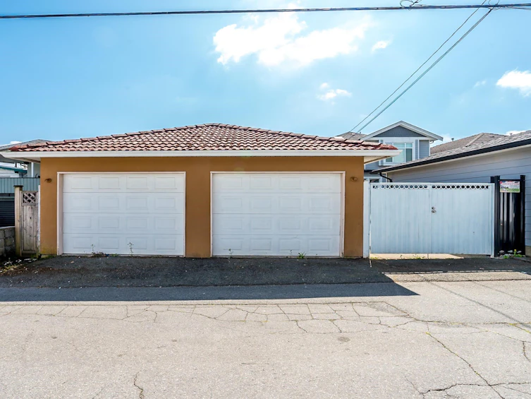 927 E 50th Avenue, Vancouver, BC, V5X 1B6 - 31