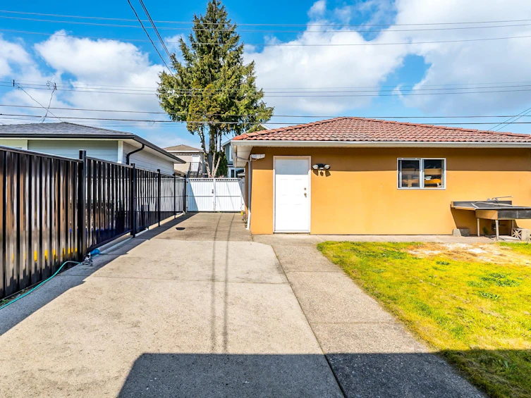 927 E 50th Avenue, Vancouver, BC, V5X 1B6 - 30