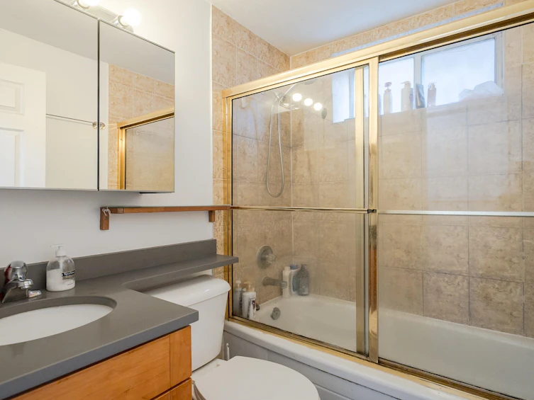 927 E 50th Avenue, Vancouver, BC, V5X 1B6 - 25