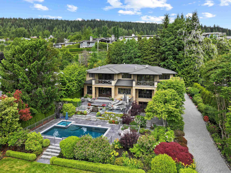 1075 Groveland Road, West Vancouver, BC, V7S 1Z3