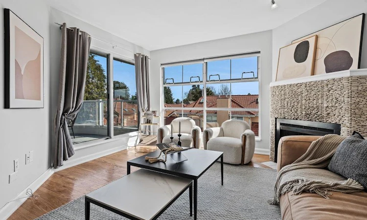 304-8611 General Currie Road