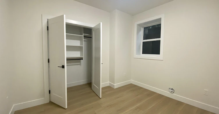 2 Bed Suite-7542 Lindrick Court, Burnaby, BC, V5A 3Y5 - 8