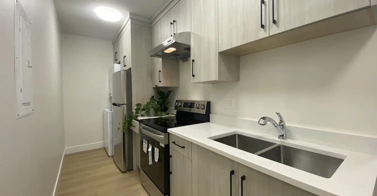 2 Bed Suite-7542 Lindrick Court, Burnaby, BC, V5A 3Y5 - 6