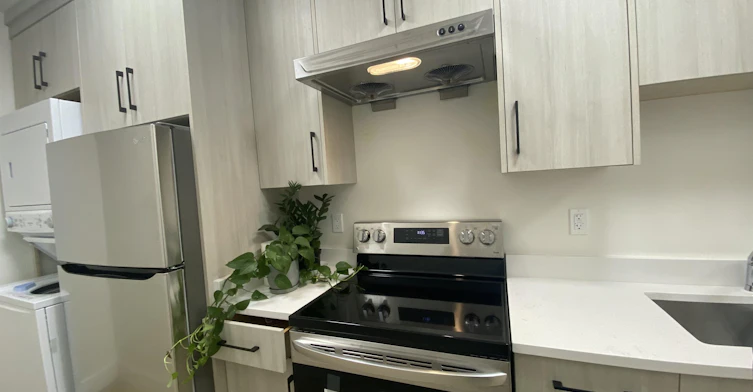 2 Bed Suite-7542 Lindrick Court, Burnaby, BC, V5A 3Y5 - 4