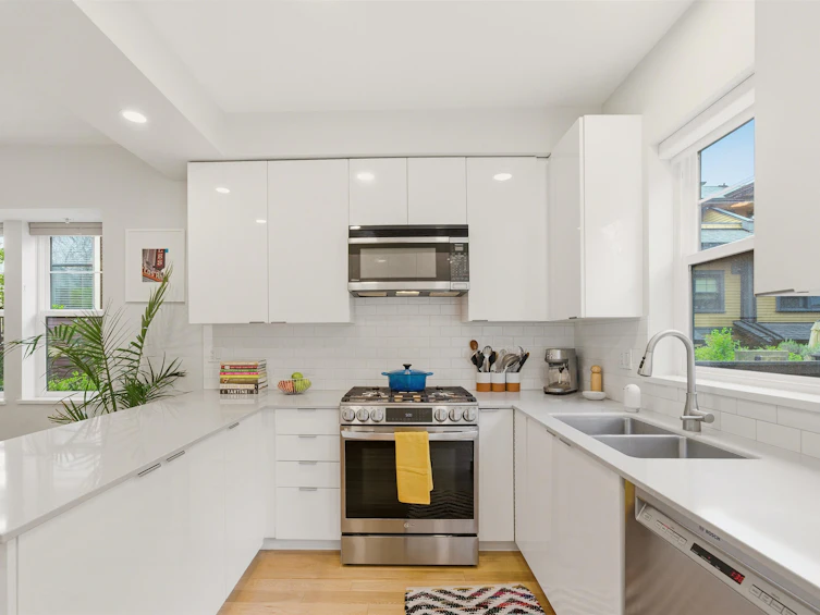 1837 Charles Street, Vancouver, BC, V5L 0B2 - 14