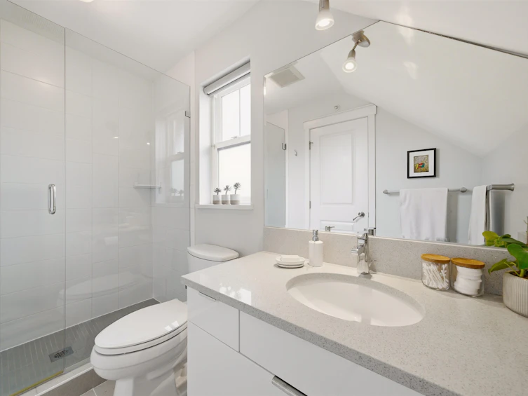 1837 Charles Street, Vancouver, BC, V5L 0B2 - 21