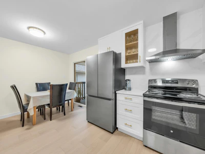1382 Sutherland Avenue - 5