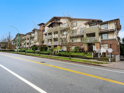 107-6500 194 Street - 3