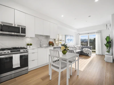 404-2331 Kelly Avenue - 5