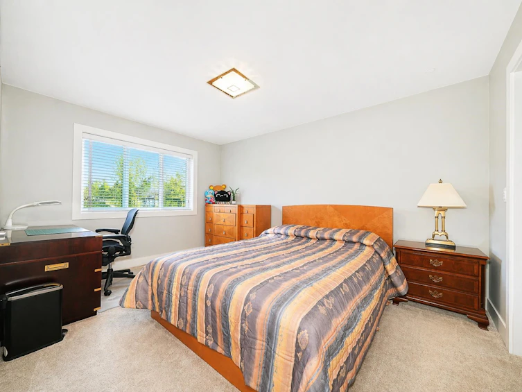 20576 70 Avenue, Langley, BC, V2Y 0W4 - 20