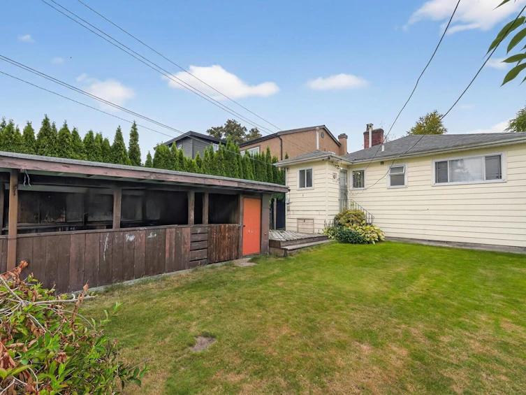 3069 E 18th Avenue, Vancouver, BC, V5M 2R4 - 3