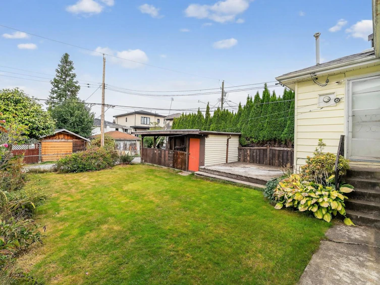 3069 E 18th Avenue, Vancouver, BC, V5M 2R4 - 4